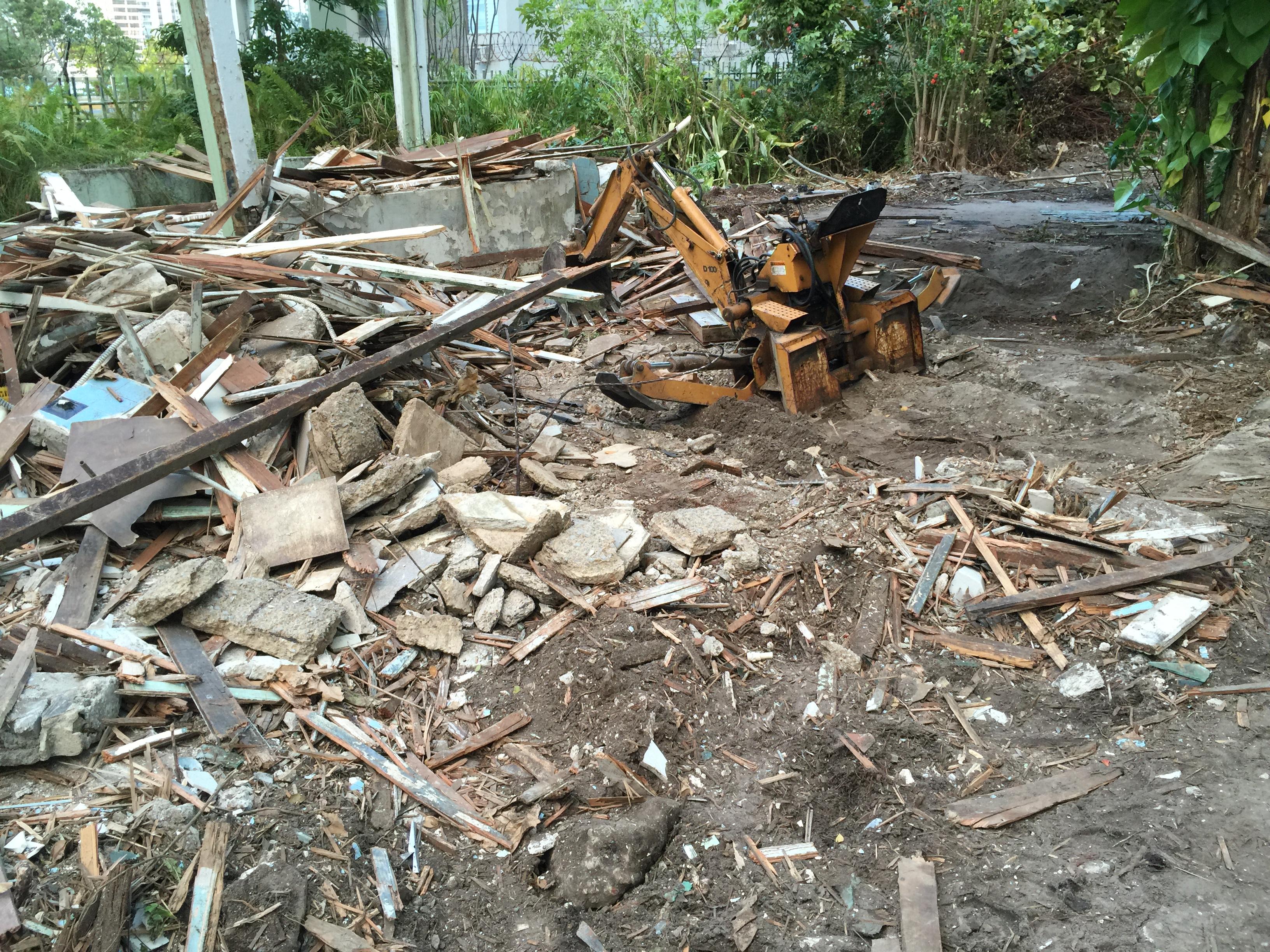 Demolición Casa en la Calle Cuevillas 557 - San Juan (Miramar) - 2015 00008